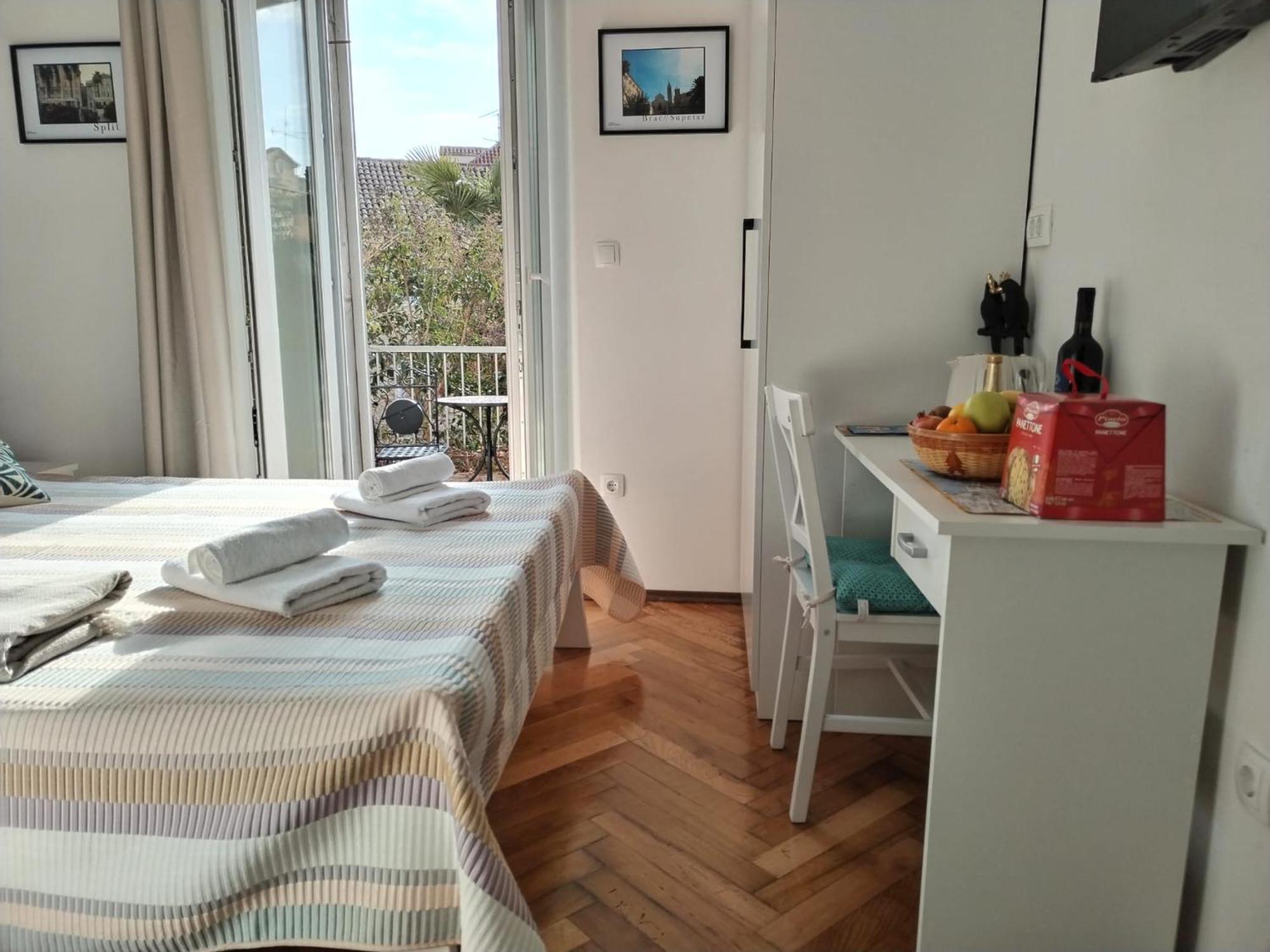 Sunny Terrace Split Quarto foto